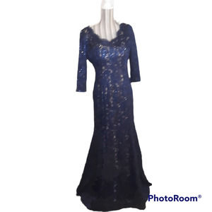 Alex Evenings Navy Lace with Beige/Nude Lining Size 10